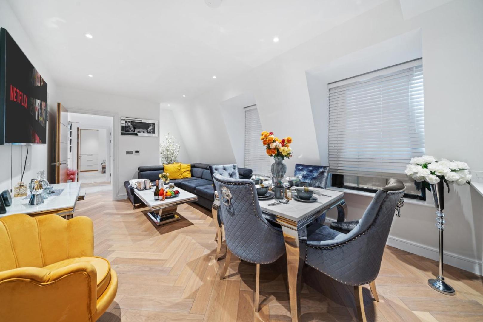 Stunning 1-Bedroom Penthouse In Marble Arch 72 Лондон Екстериор снимка